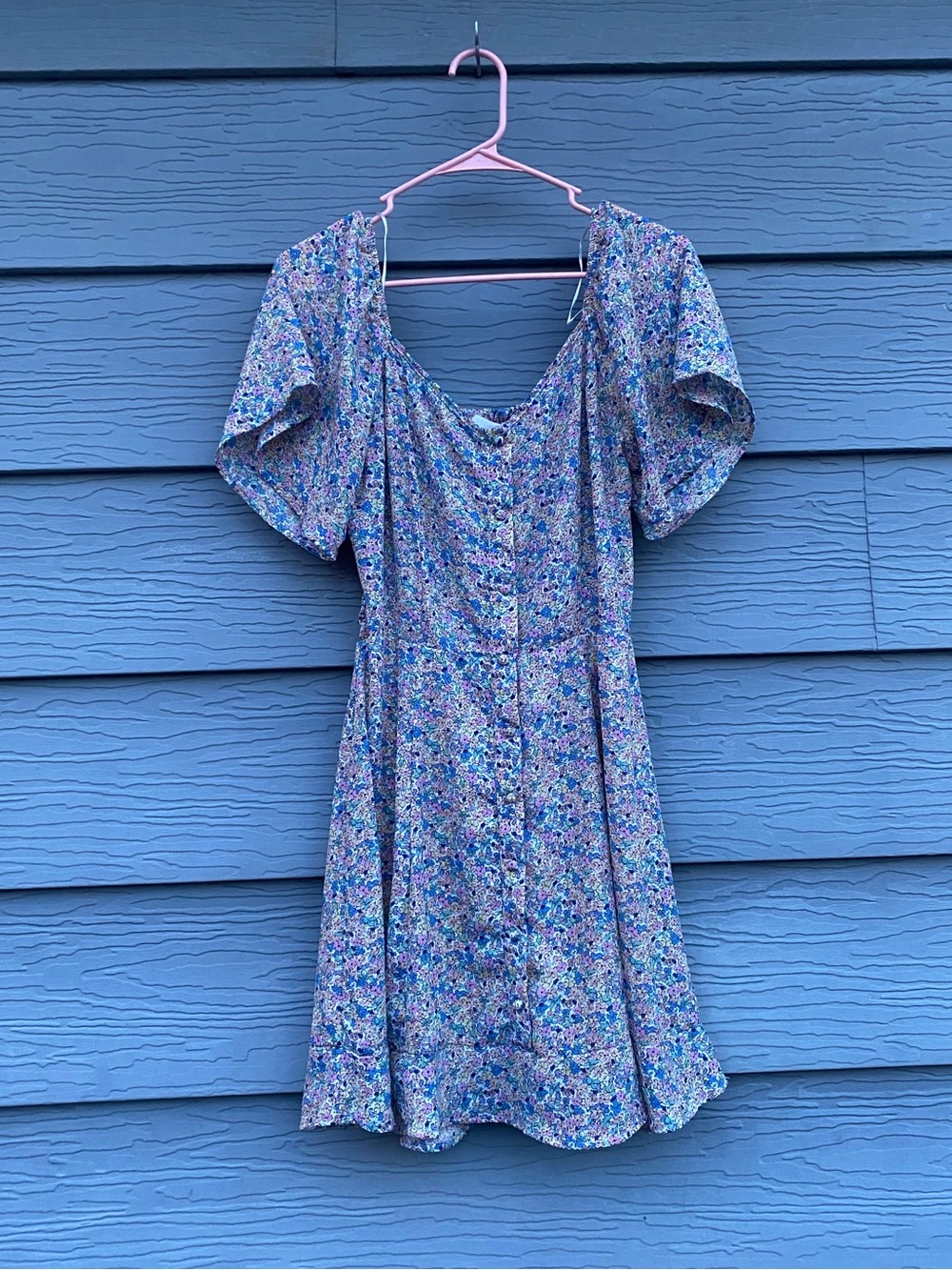 Woman’s medium Sienna Sky floral mini dress